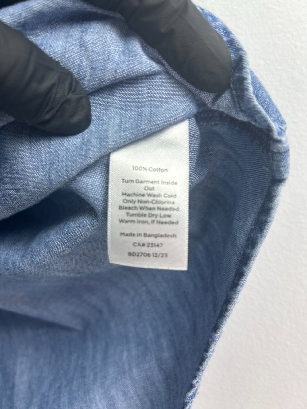 Talbots Chambray Button Down Shirt Size M Blue Denim Long Sleeve - Picture 6 of 6